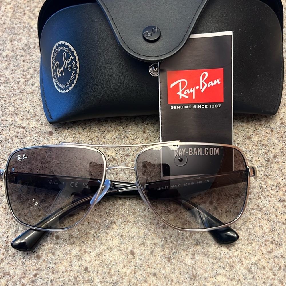 Men’s Ray-Ban sunglasses aviators